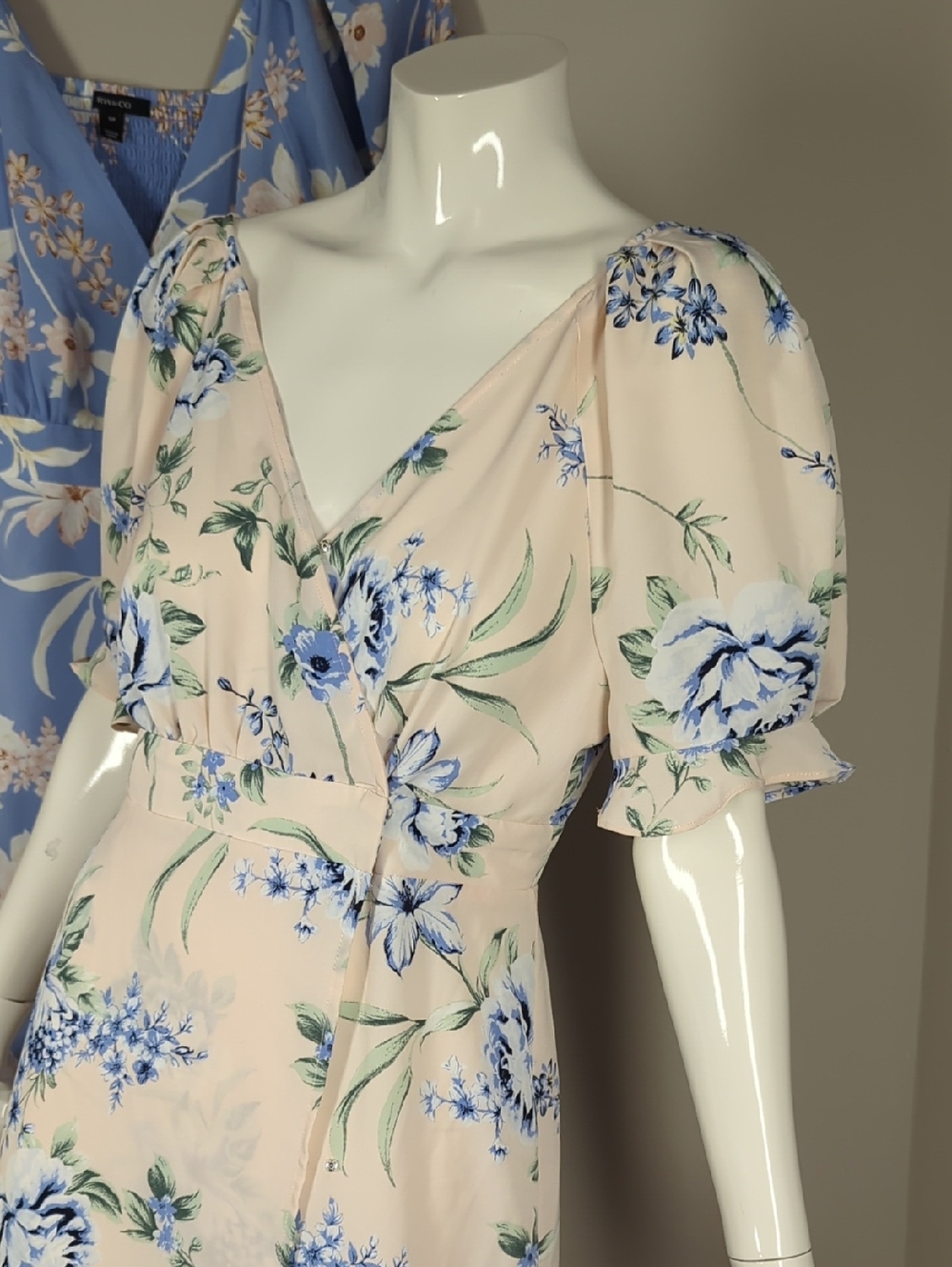 2x RW&CO. Pink Floral Midi Dresses - Picture 2 of 8